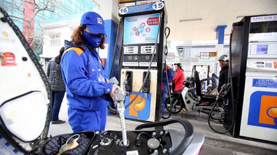 Petrol prices rise by nearly VND800 per litre on March 12